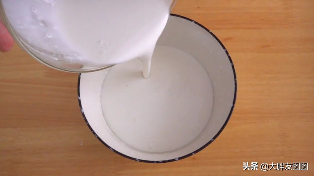 如果你有糯米粉，快收藏这食谱，两种口味的糯米糍，做法太简单了