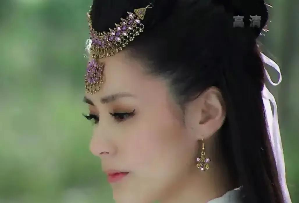 额饰别瞎戴，有人倾国倾城，有人扭捏做作，这6位造型谁最入你眼