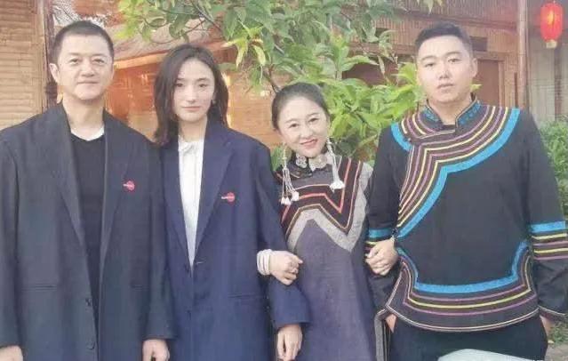 �������ٴν�����ӣ����ű���С19�꣬һ�����ں�����