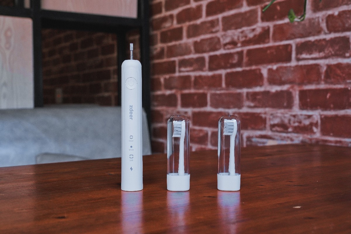 左点声波电动牙刷体验：清新简洁风设计，199元到底值不值