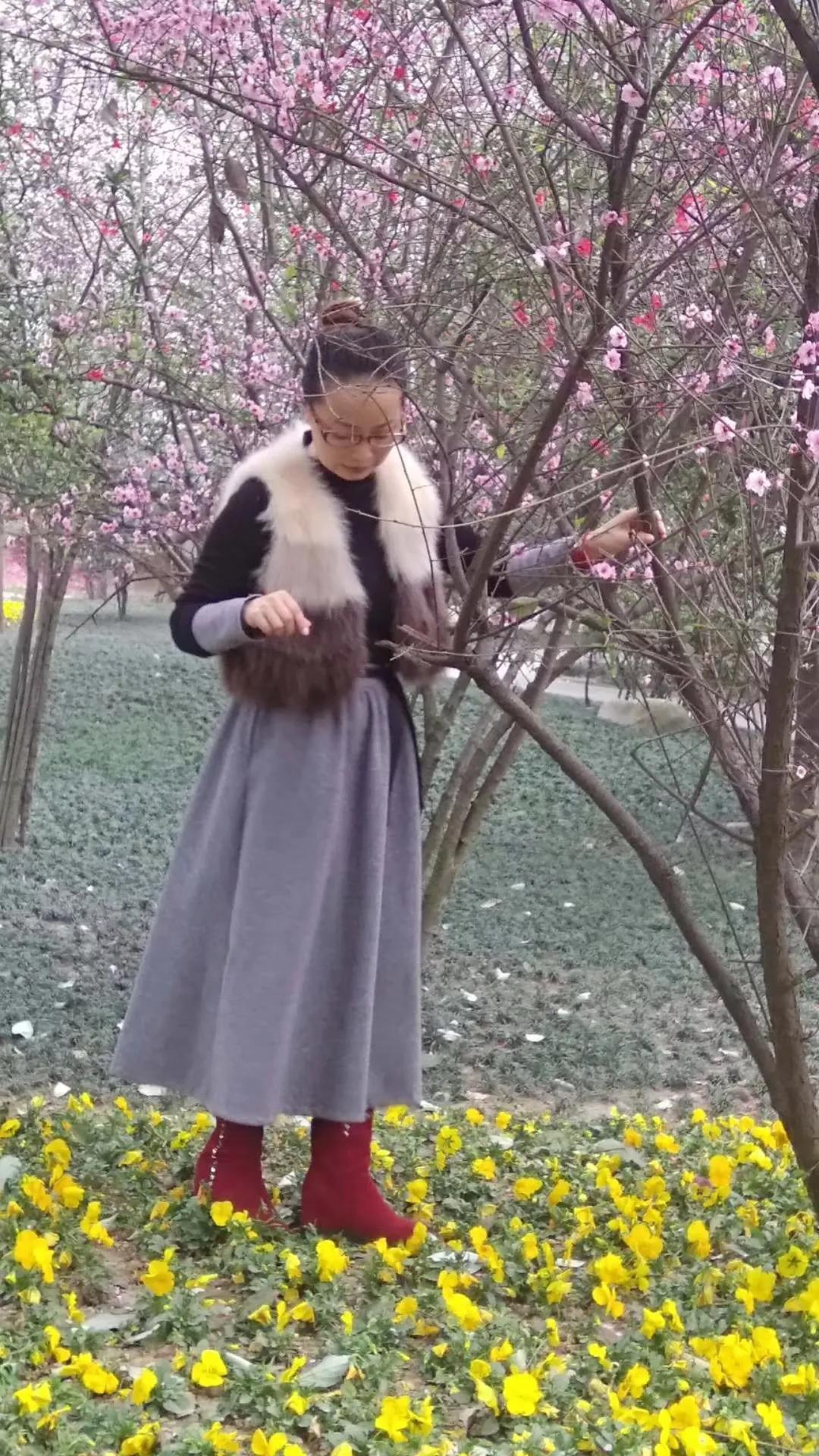 愿，有人知你冷暖，懂你悲欢！愿，有人待你如初，免你孤苦