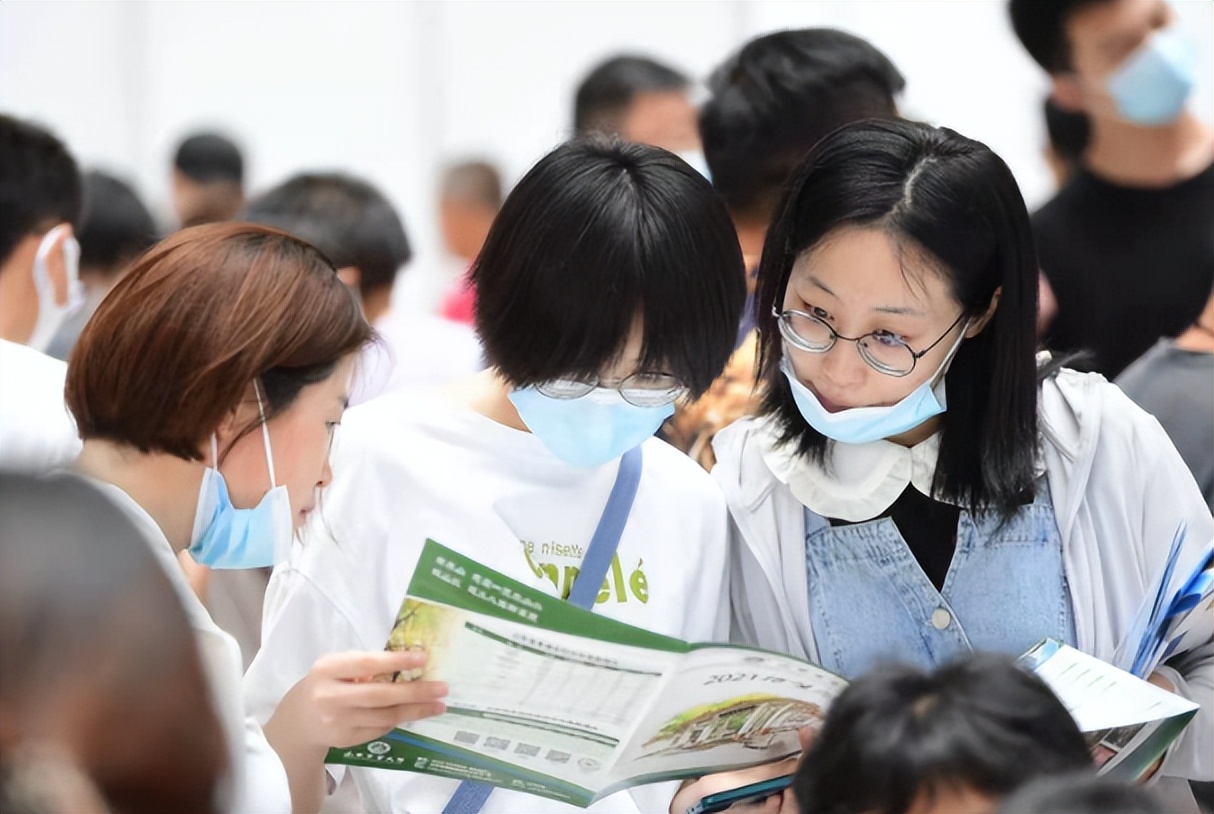 大学毕业才知道，高考数学成绩偏低的考生，不适合报考哪些专业