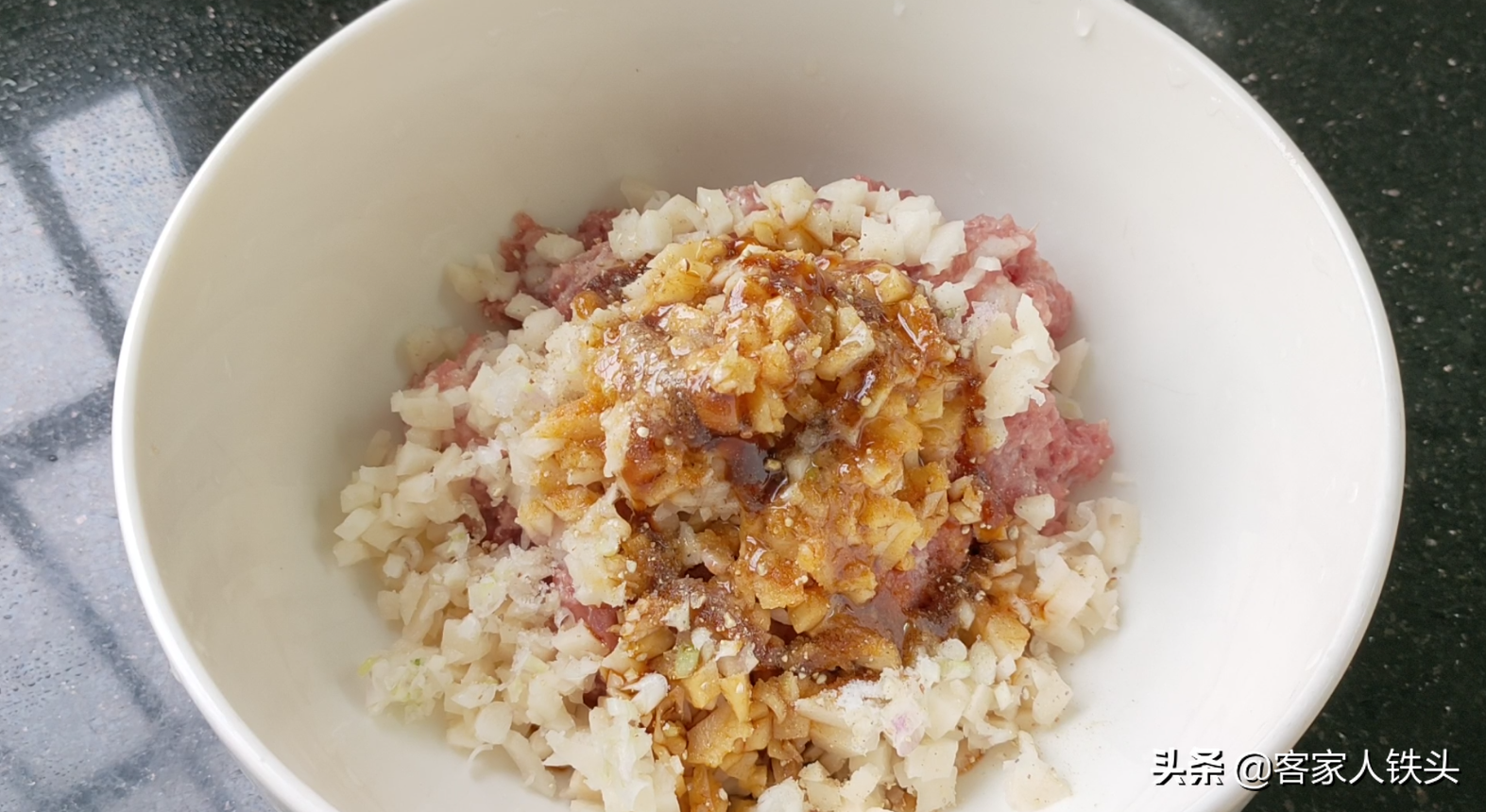 年夜饭不用炖汤，教你客家有名的蒸肉汤，做法超简单，越吃越回味