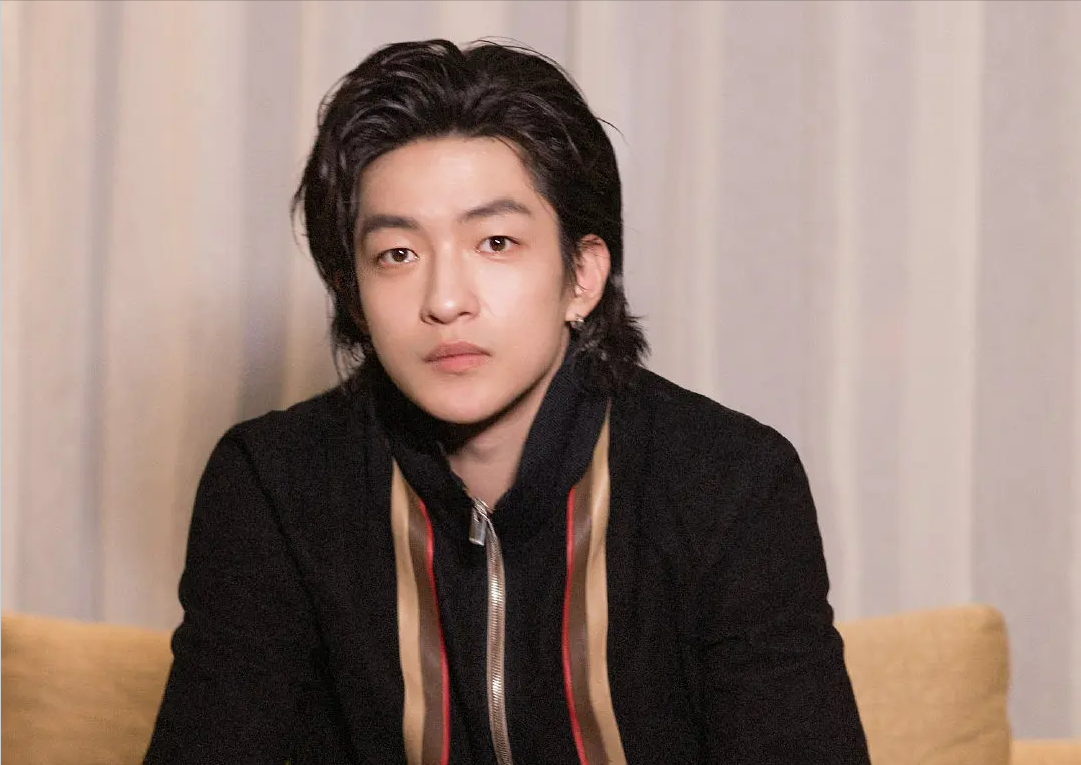 红得快，沉得也快，这9位“风光不再”的男星，如今有人露了原形