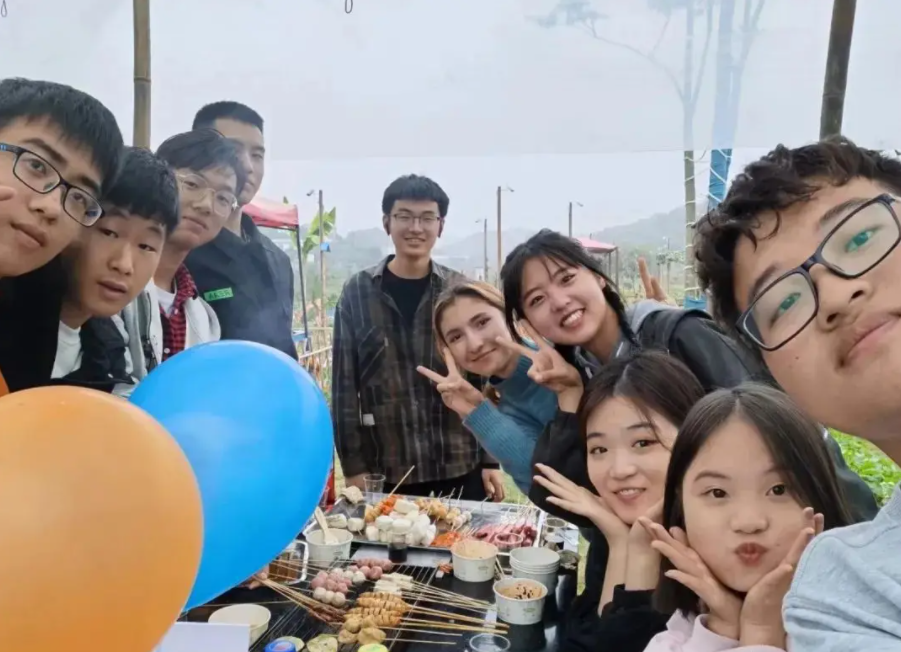 大四学姐的小心机，究竟是“绿茶”还是真直爽，听听女生怎么说