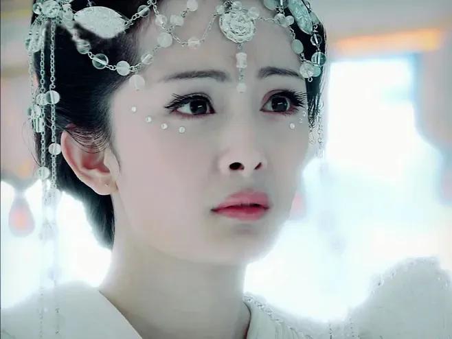 额饰别瞎戴，有人倾国倾城，有人扭捏做作，这6位造型谁最入你眼