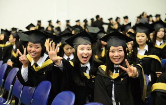 研究生的学费清单走红，一般家庭可能难以承担，学生看后心酸不已