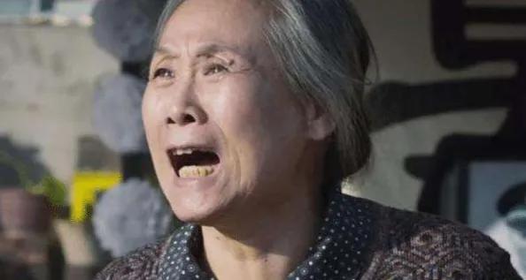 演员毛孩：用前途换母亲余生快乐，母亲火了我没戏拍，也无怨无悔