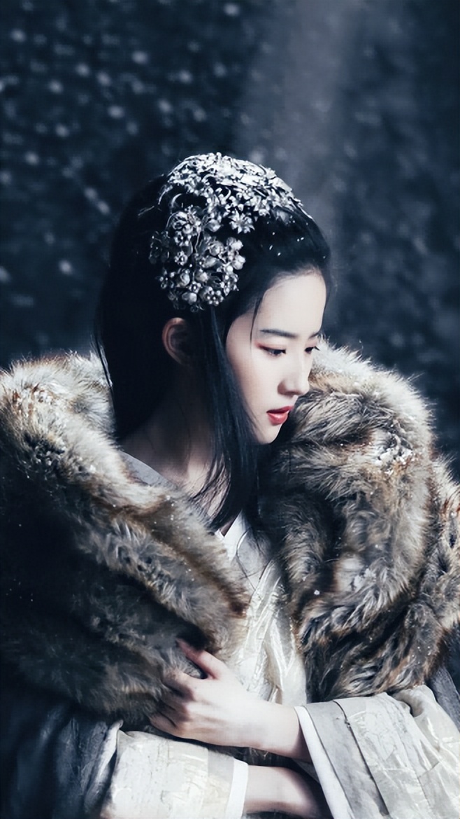 同样是演“虞姬”，袁珊珊垫底，李依晓清冷，张国荣成经典