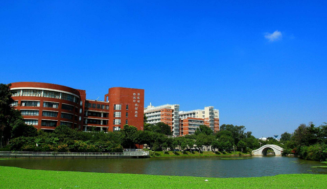 华南第一农校，实为中山大学分校，现升为双一流