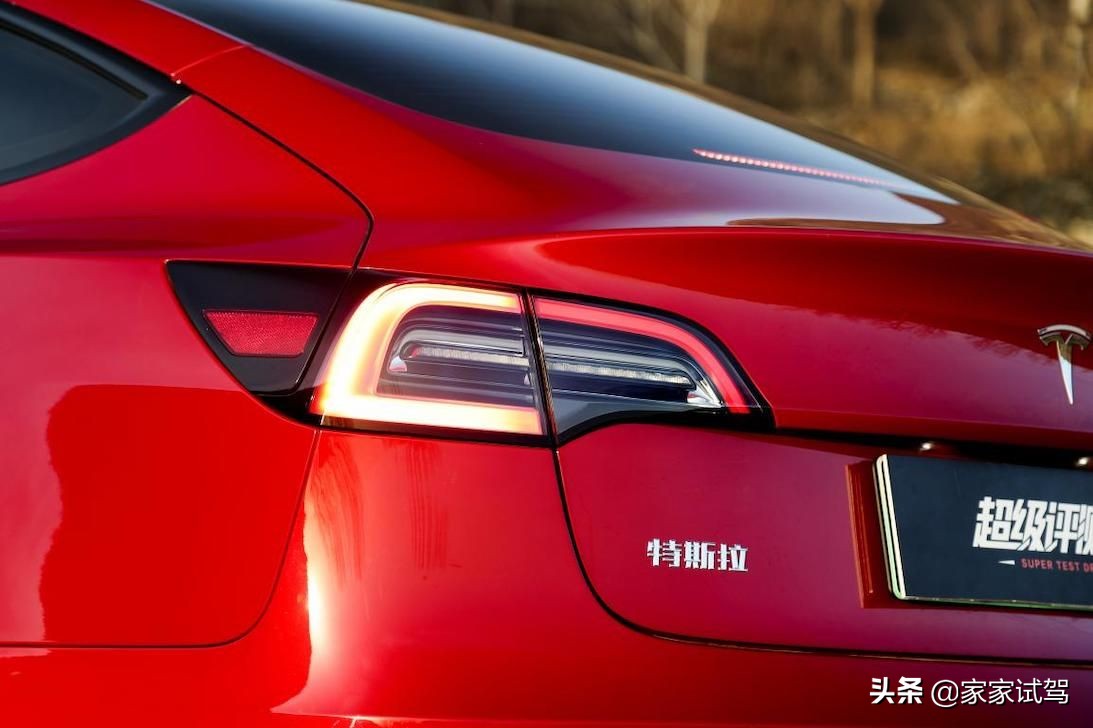 触电内卷必须挑三捡四？一汽-大众ID.4 CROZZ趣味挑战Model 3