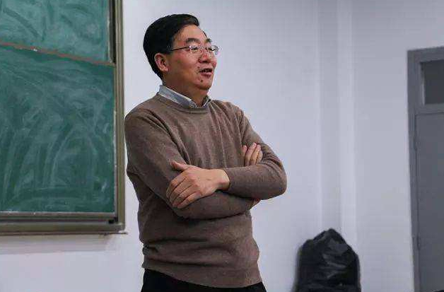 兰州大学一男同学翘课，不料被老师发现，师生对话仿佛是在讲相声