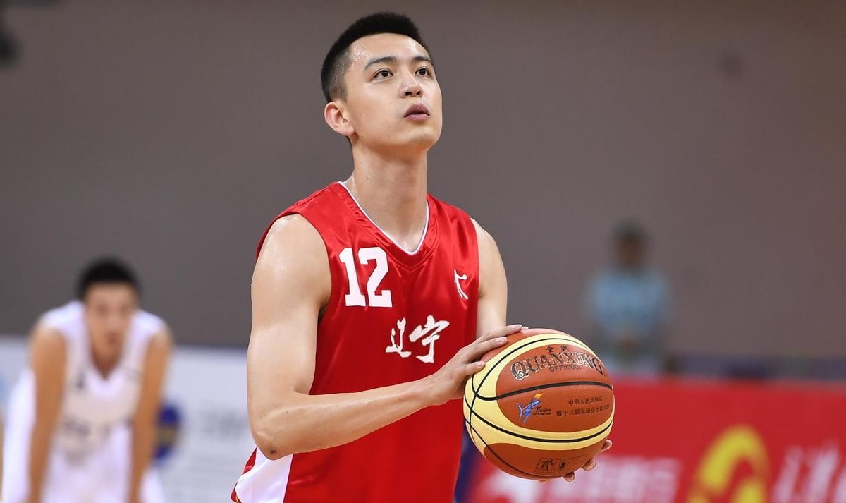 篮球儒帅杨鸣白马少年到暴躁老哥