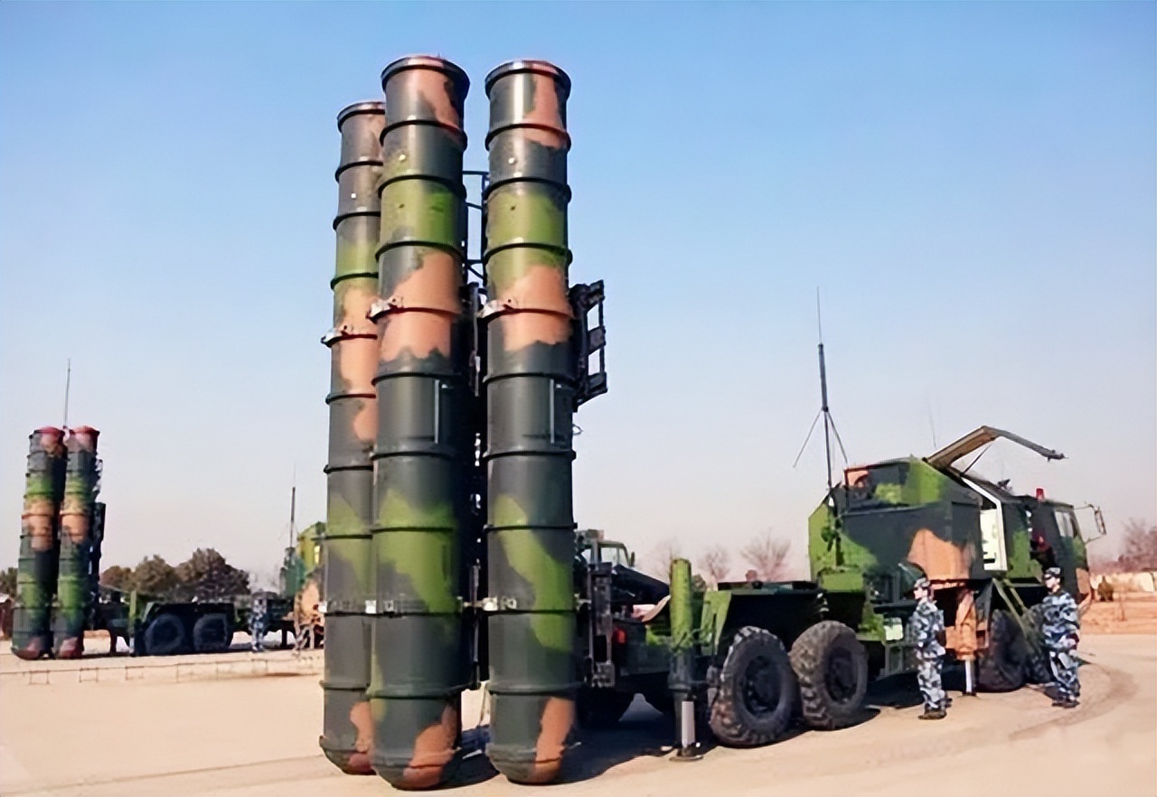 "红旗-9b"防空导弹是红旗-9的衍生型号,最大射程从"红旗-9"的200公里