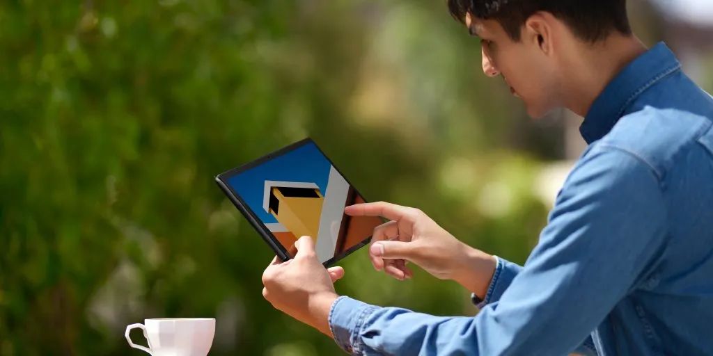 小米二合一电脑海外发布，性能比较尴尬