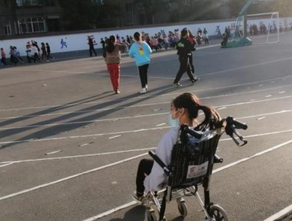 山西高位截瘫女孩研发国家专利，被5所世界名校争抢，如今咋样？