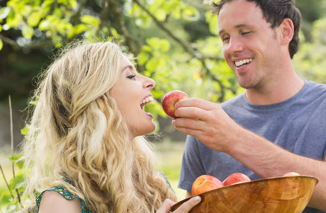 每天吃一个煮熟的苹果，坚持几天，“3个甜头”或会悄然而至