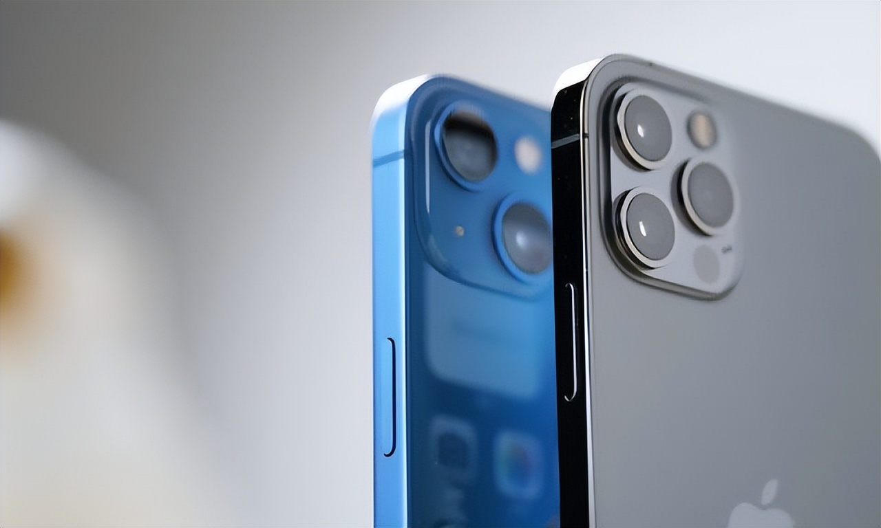 “美国队长”拿不动iPhone12？吐槽苹果新机太重，网友感同身受