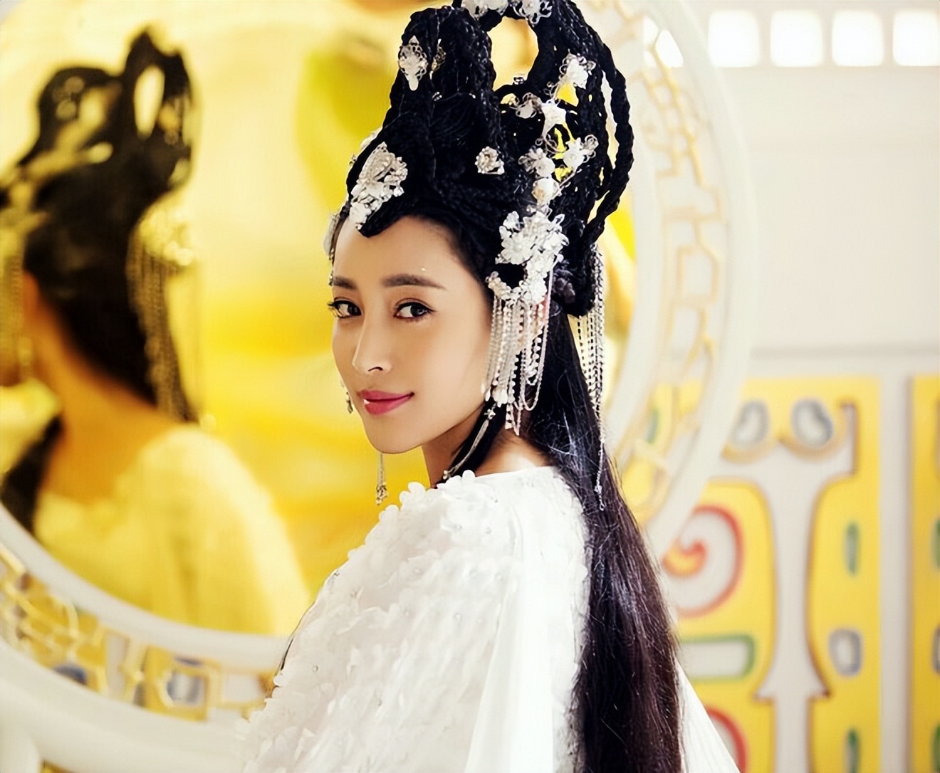 “呲牙咧嘴”别演回眸笑！有人回头一眼万年，有人我想给她按回去