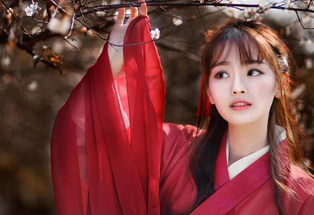 2022高考作文备考，优秀作文欣赏：《“蹲下去”和“站起来”》