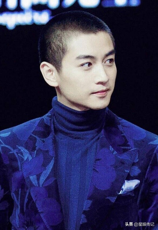 同样是寸头照,把杨洋肖战和蔡徐坤放在一起比,差距就出来了