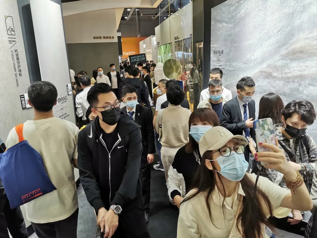 广州设计周打卡TOP1的绝美「金丝玉玛星空主题馆」,大场面超震撼 广州设计周打卡TOP1的绝美「金丝玉玛星空主题馆」,大场面超震撼