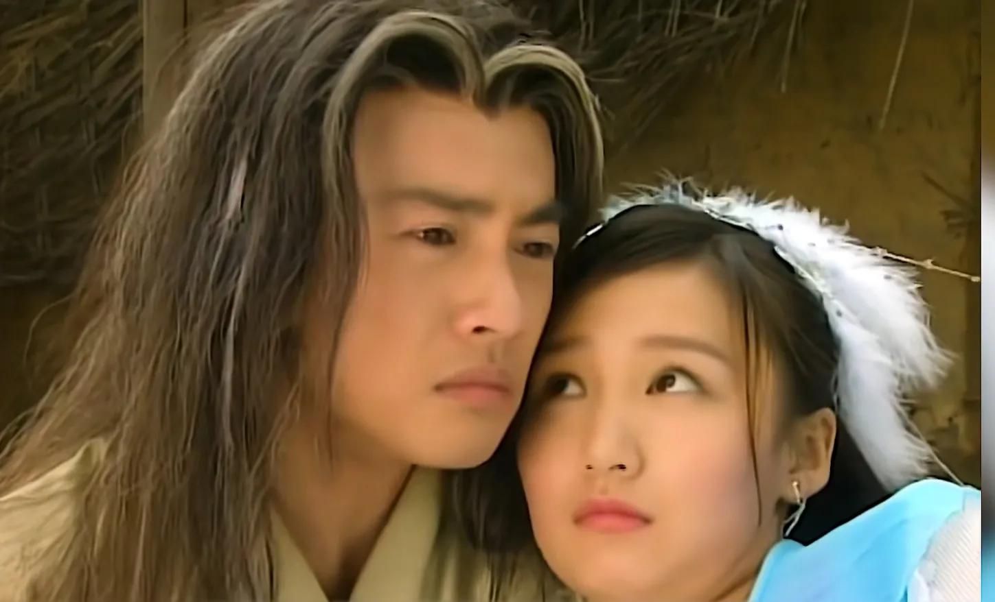 从此以后,神龙见首不见尾的易天行就再也逃不出冰心的手掌心