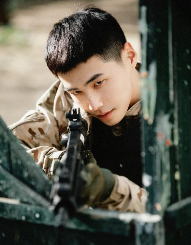 肖凯中用四个发型工作，“宜古宜今”辨识度高，你喜欢哪一款呢？