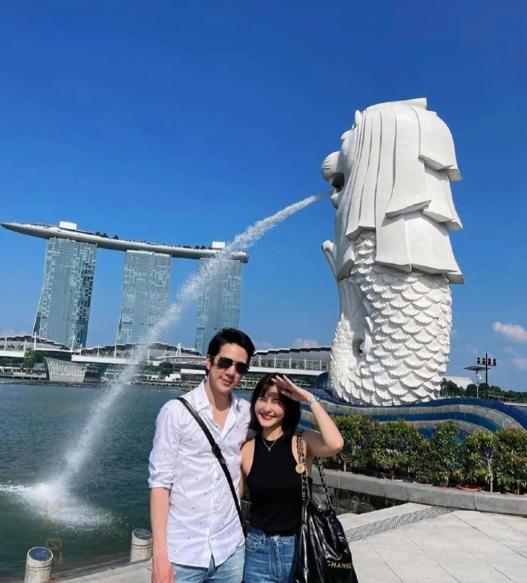 泰星aom领男友和家人一同出游～甜甜蜜蜜羡煞旁人