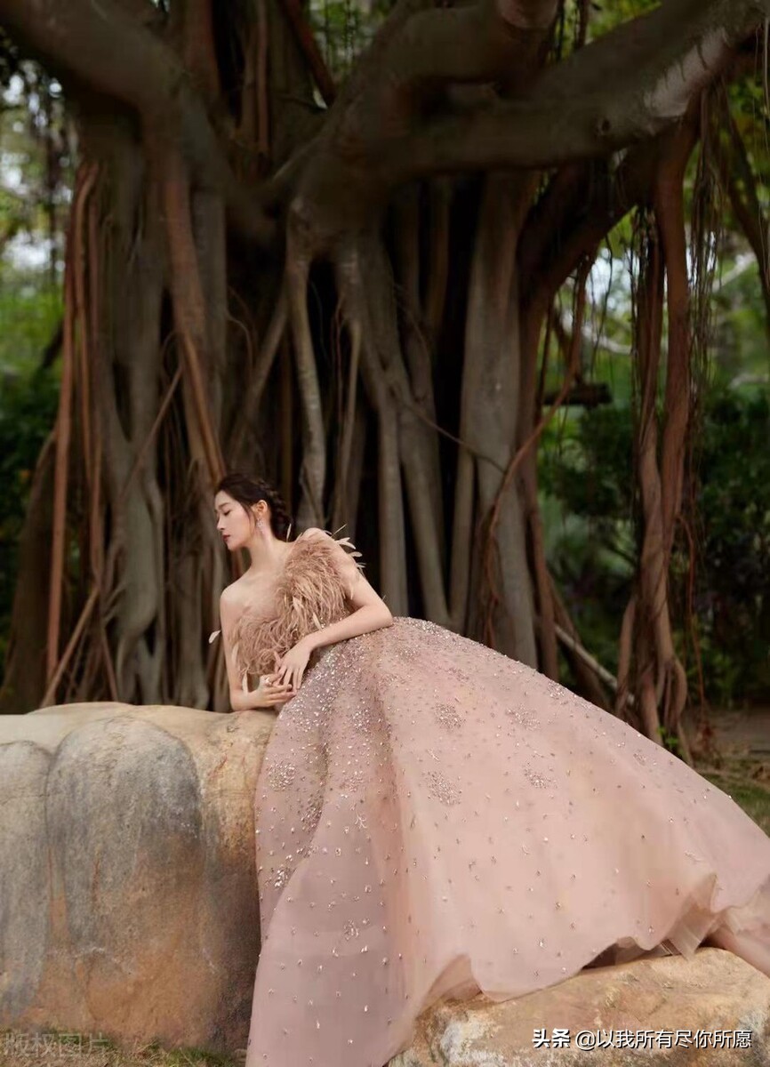 人间极品关晓彤