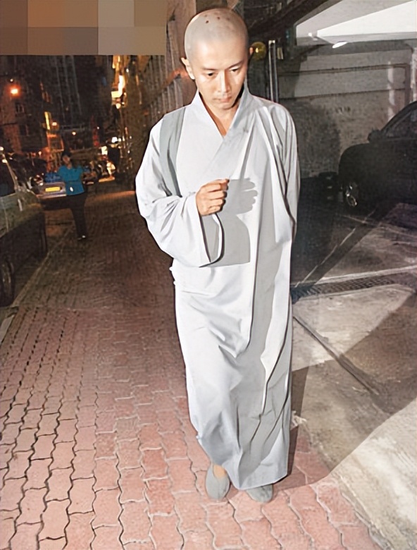 这几位遁入空门的明星：陈晓旭被忽悠，李娜为情所困，他放弃百亿