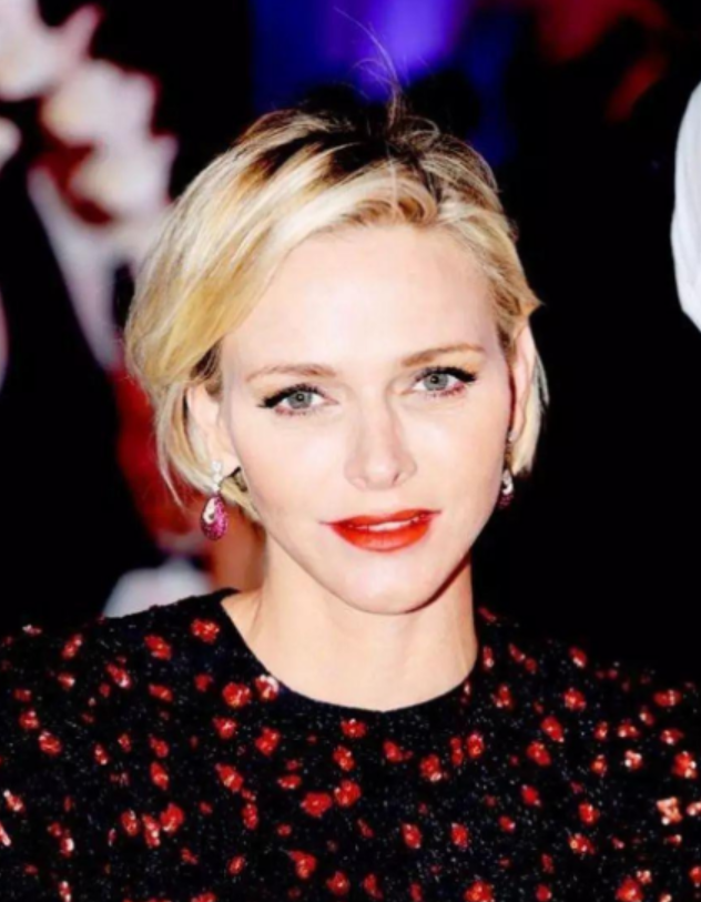 欧洲最美王妃破烂人生：丈夫私生子成群结队，她逃婚三次仍被追回