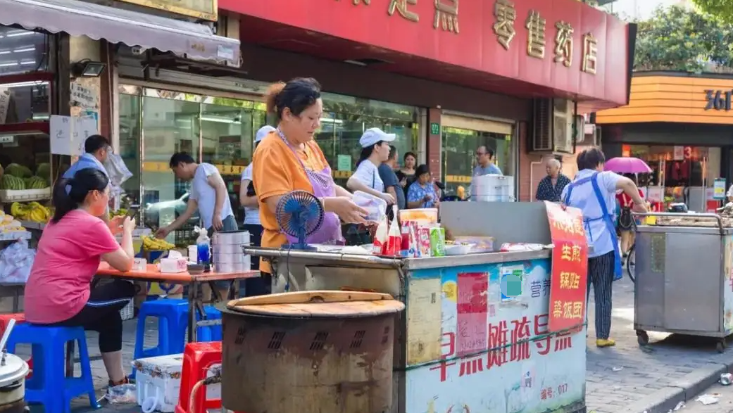 小区变“墓地”？房子买来不住只放骨灰盒，背后深层原因是什么？