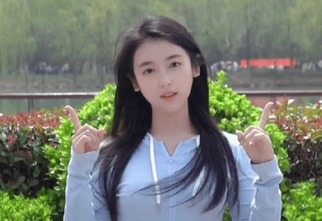 高校女神手势舞“翻篇”了？一男生脱颖而出，评论区已然失控