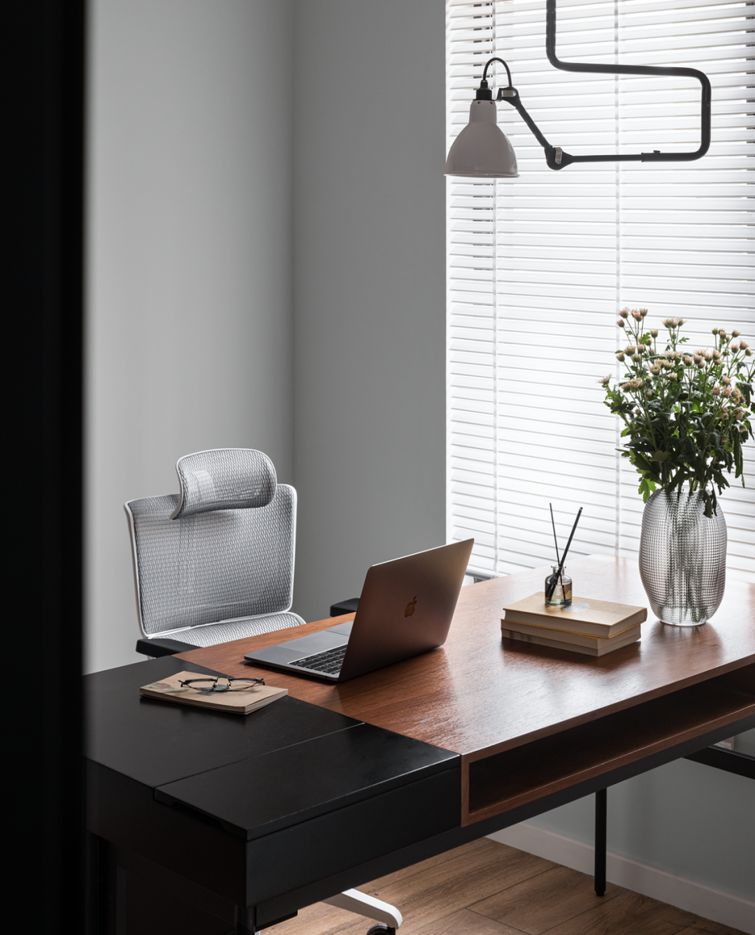 88m²办公区+生活区：他家诗意极简风，让小夫妻安排的明明白白