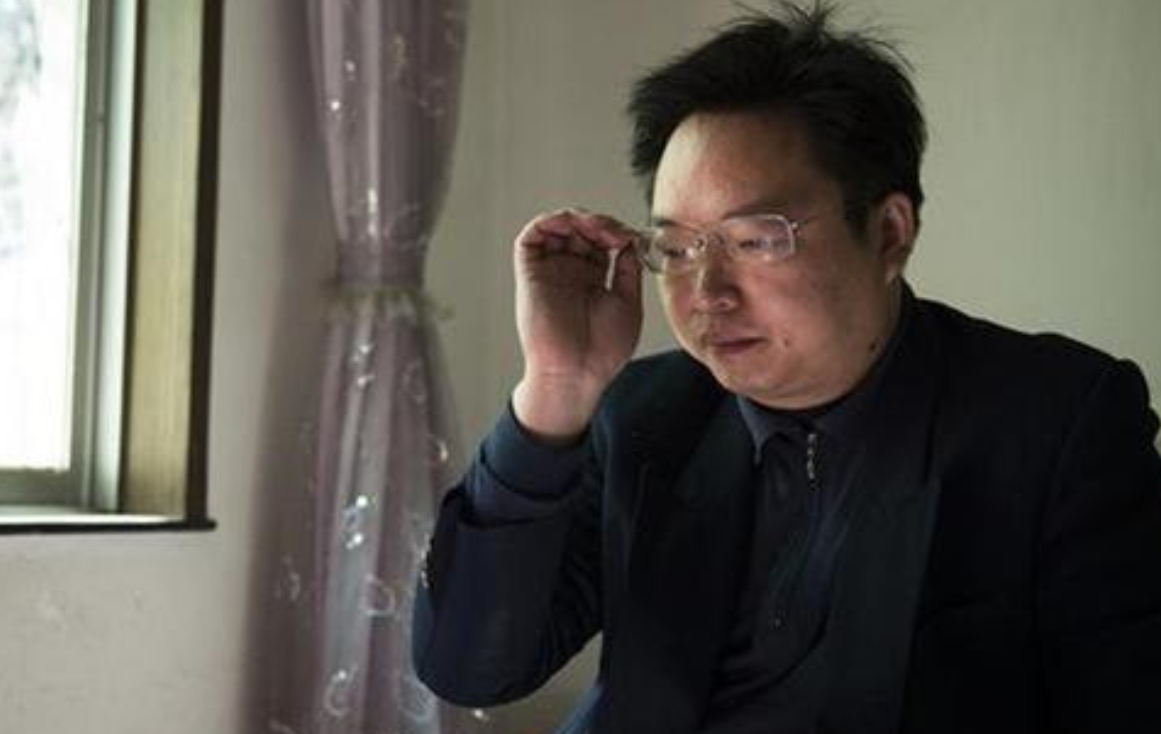 清华毕业后当5年客服，后辞职回乡当保安的张晓勇，后来怎样了？