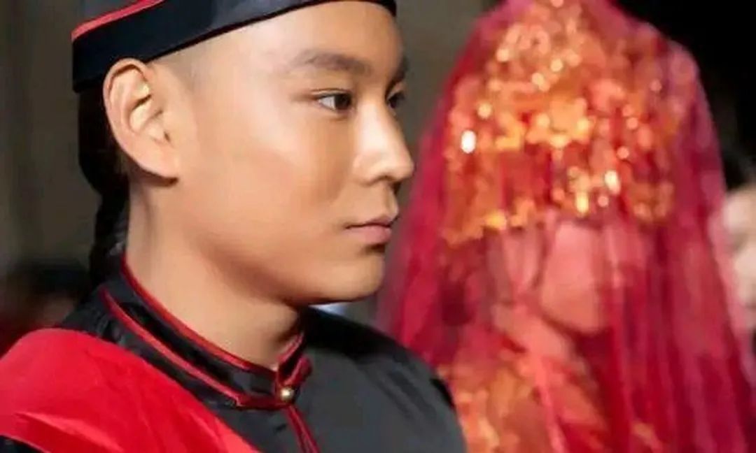 红得快，沉得也快，这9位“风光不再”的男星，如今有人露了原形