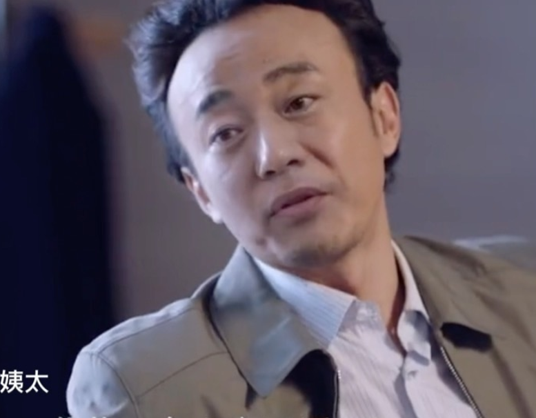 好家伙！​《幸福到万家》马组长还演过《突围》，不说是真认不出来