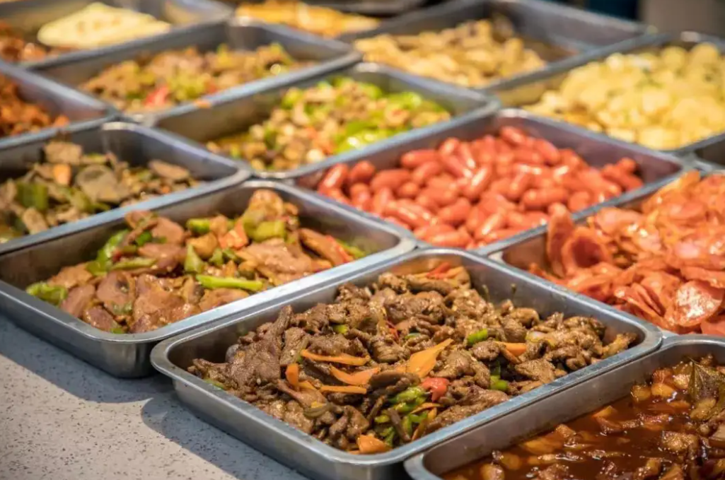 大学“阴间食堂”惨遭吐槽，学生像在殡仪馆吃饭，不由得后背发凉