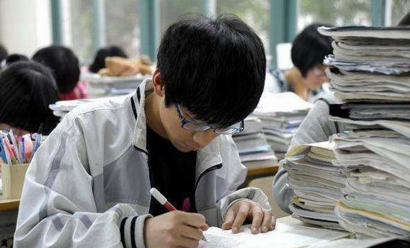 今年高考取消二本（大学不再划分一本二本）