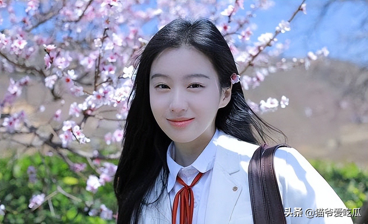 《花朝秋月夜》李飒飒扮演者：包上恩个人资料曝光，撞脸穆婷婷