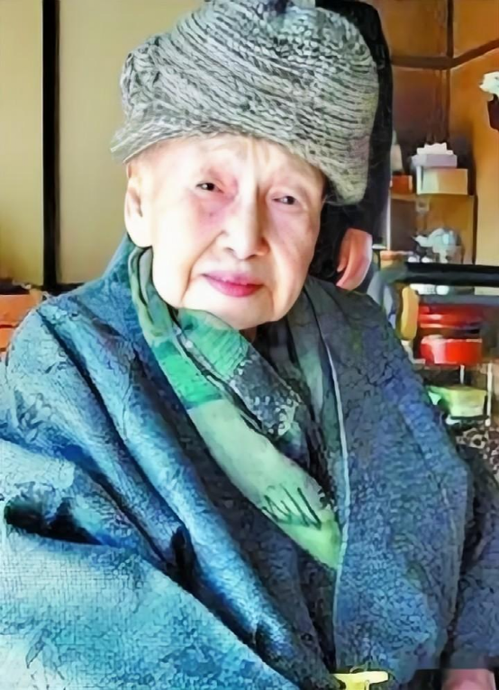 柴田丰：从富家千金到女中，92岁的时候用钢笔写人生，99岁的时候感动了数万人