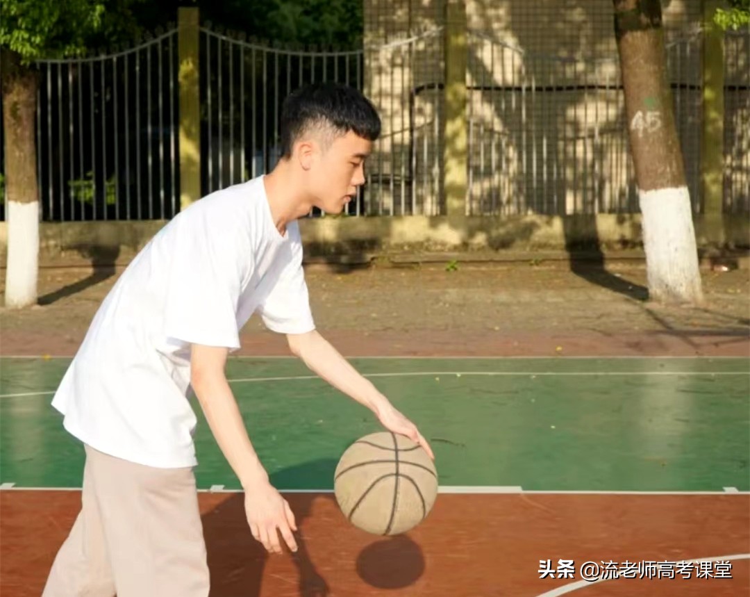 南华大学帅气学霸，421分考上浙大研究生，详细考研计划值得学习