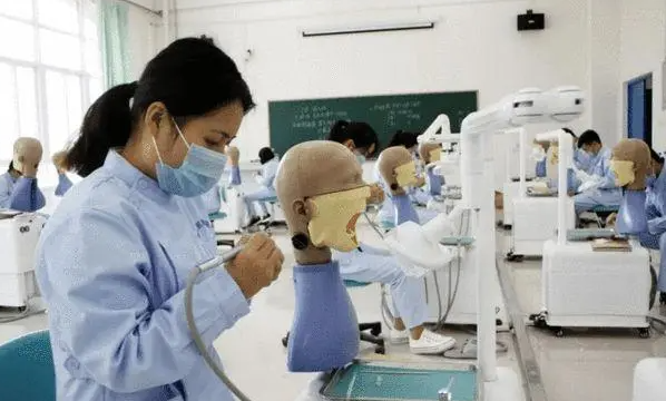 医学五年制和“八年制”哪个好？两者的差距明显，想学医的要了解