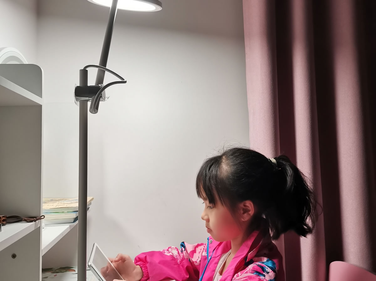呵护孩子视力健康，南卡L1护眼台灯体验
