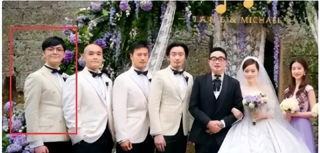 当了13年的赚钱工具，靠逼婚上位，张靓颖到底有多傻？