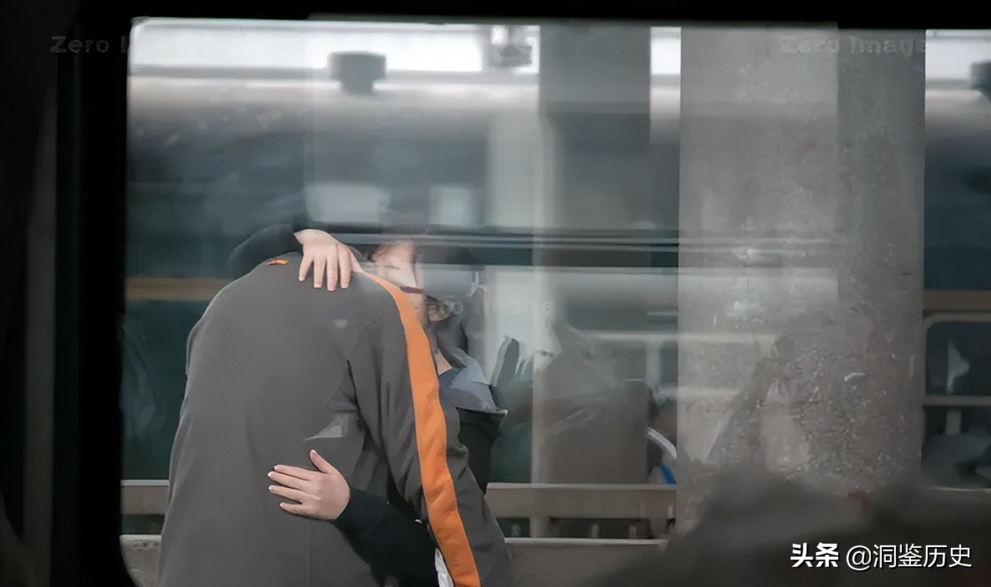 211大学高材生消失22年，被找到时仍蜗居出租屋，靠网络兼职度日