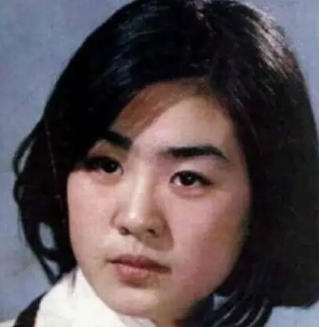 演员丛珊：嫁法国人惨淡离婚，带着儿子再婚嫁导演终获幸福