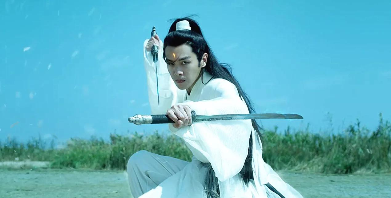 得老剑神李淳罡传授两袖青蛇,这是李淳罡年轻时的绝学,光这一招就打遍