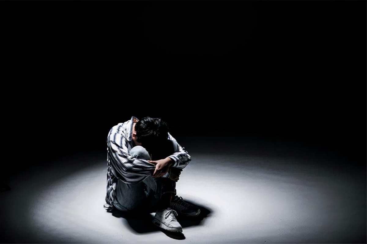 一个精神病患者的挣扎与失控:两度自杀,两次逃院